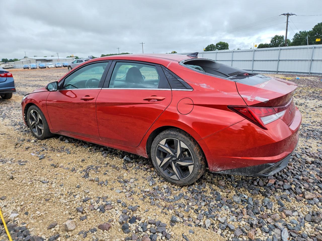 2021 Hyundai Elantra Limited - Фото 2