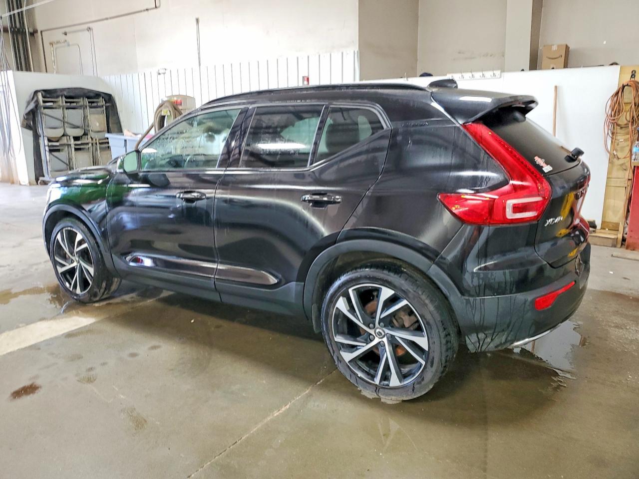 2020 Volvo Xc40 T5 R-Design - Фото 2