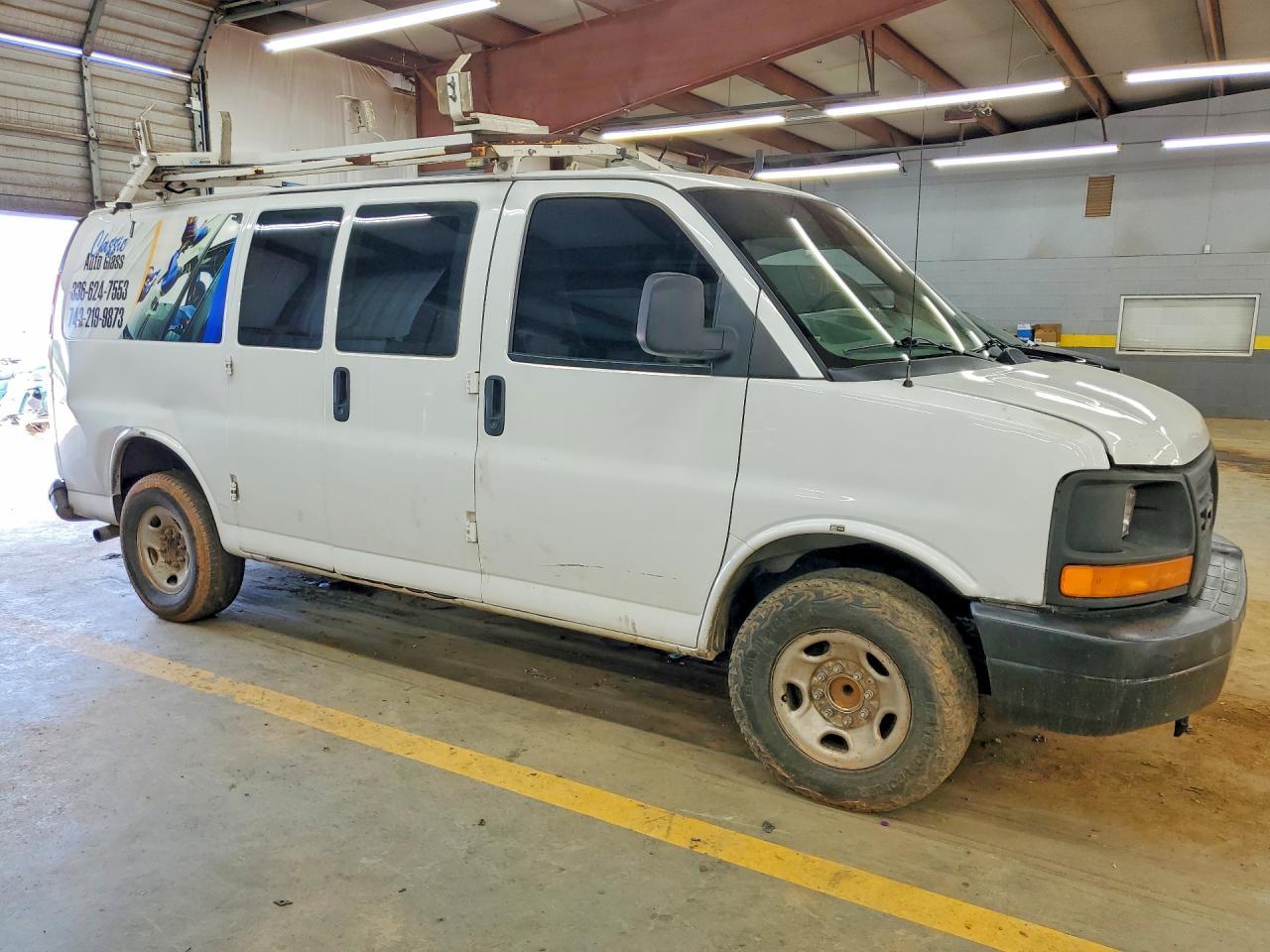 2015 Chevrolet Express G2500 - Image 4