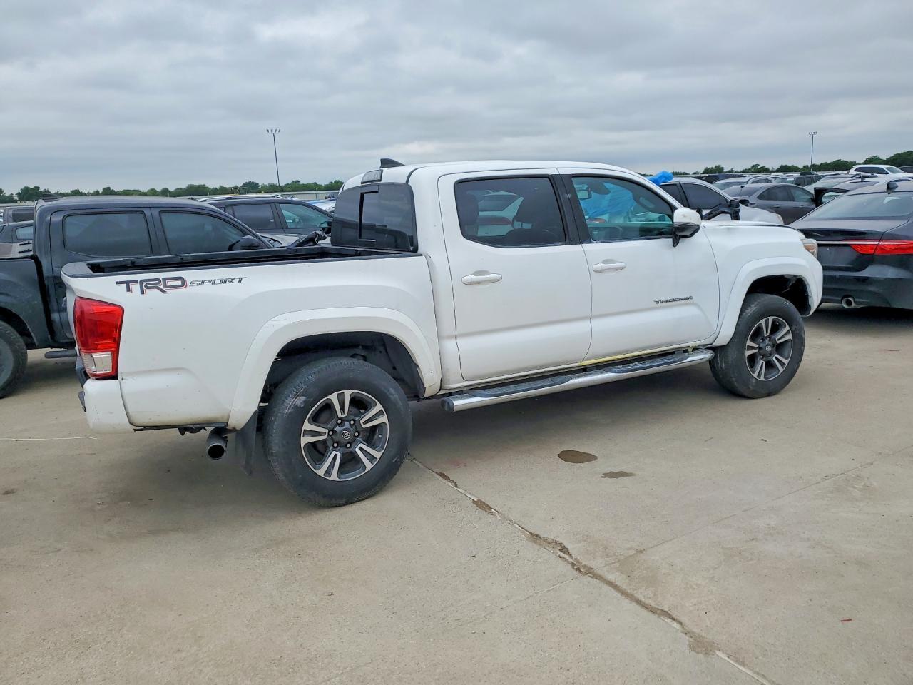 2019 Toyota Tacoma Trd Sport - Image 3