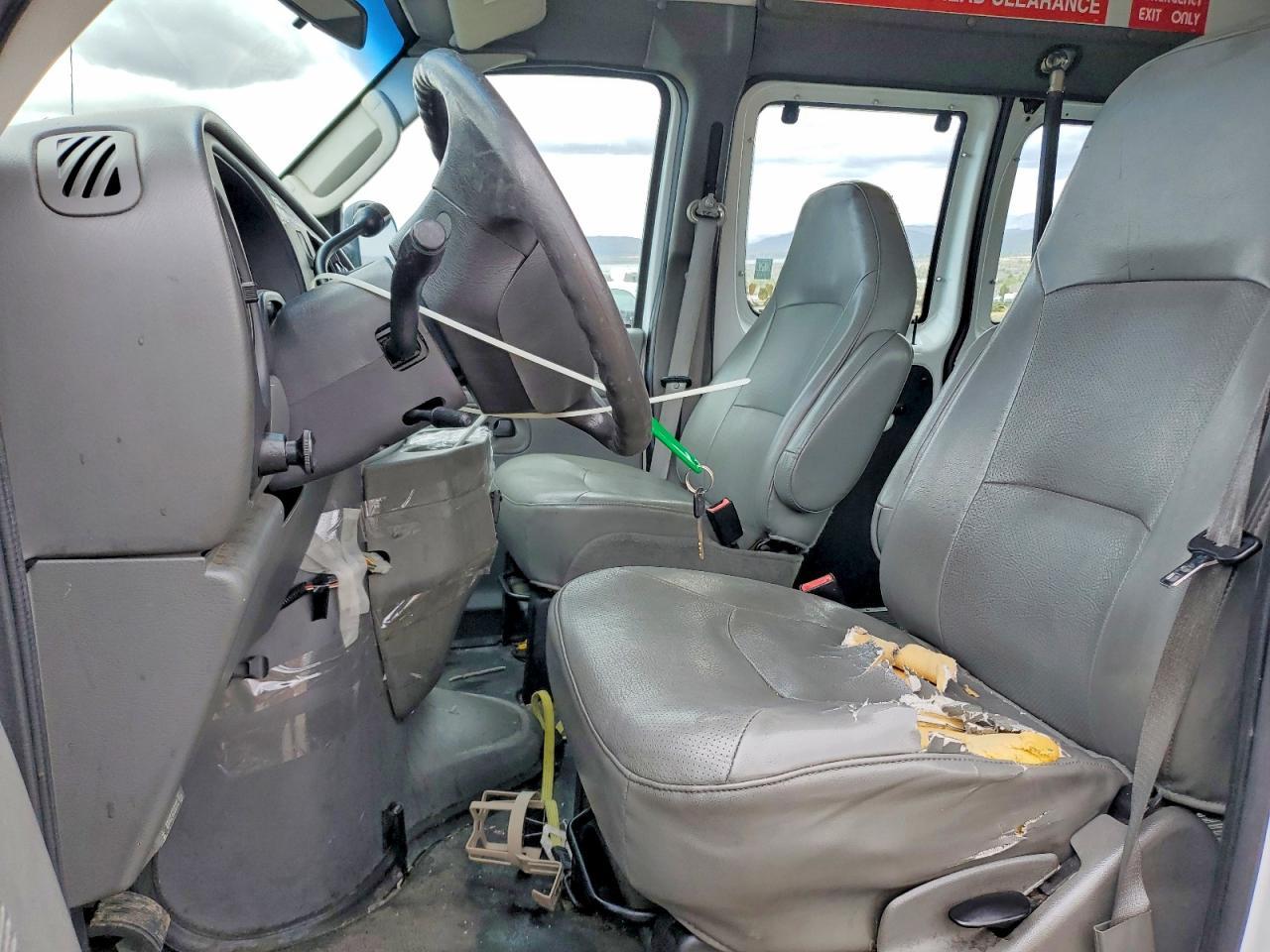 2008 Ford Econoline E350 Super Duty Van - Image 7