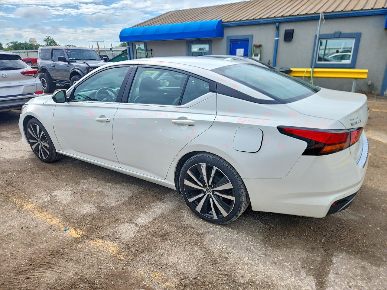 2021 Nissan Altima Sr - Image 2