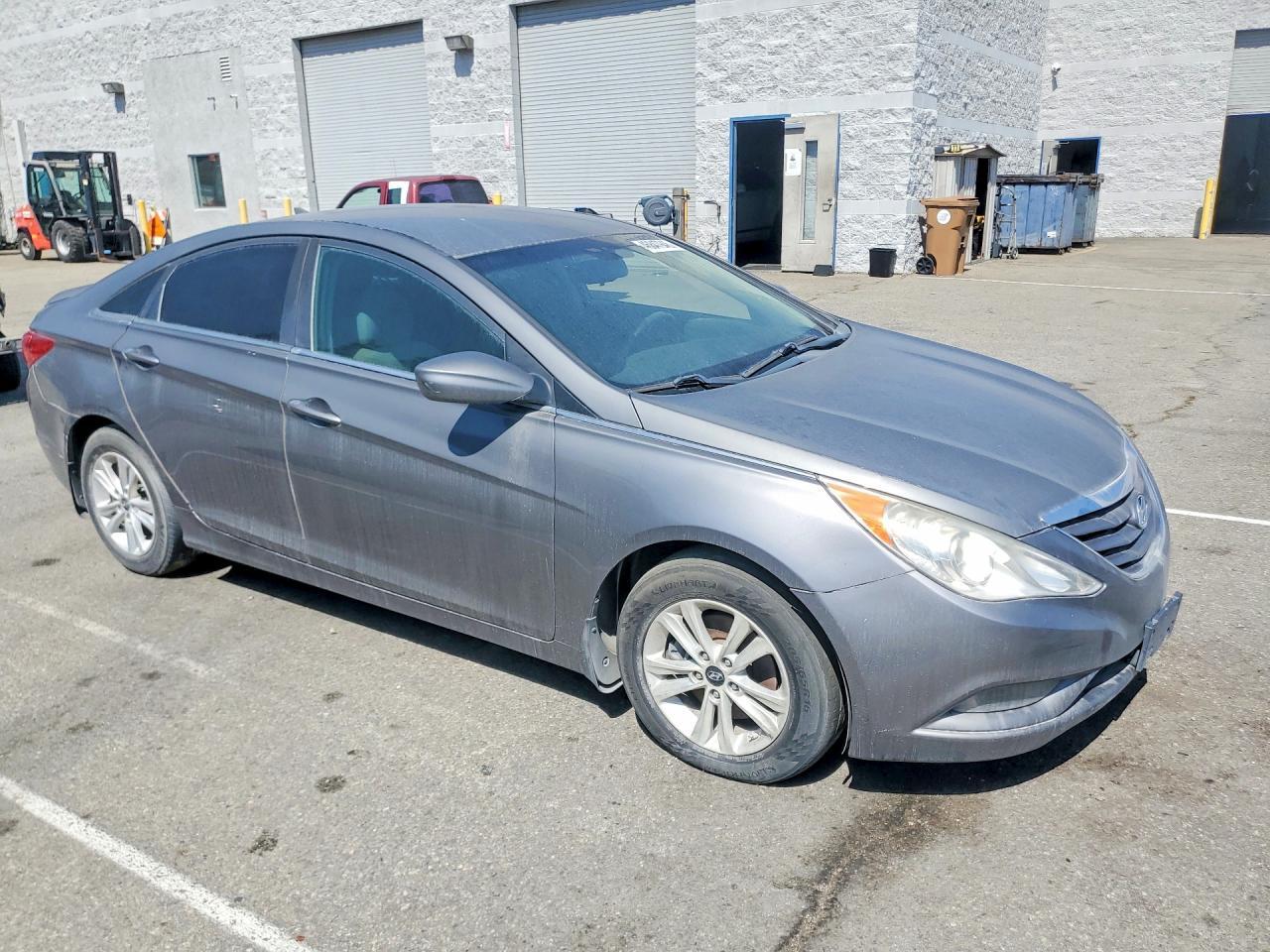 2013 Hyundai Sonata Gls - Image 4