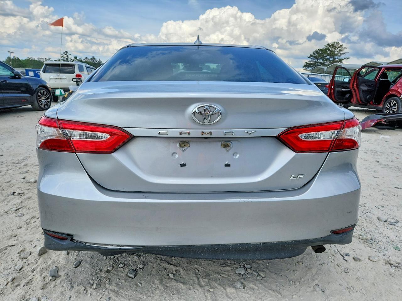 2019 Toyota Camry Le - Фото 6