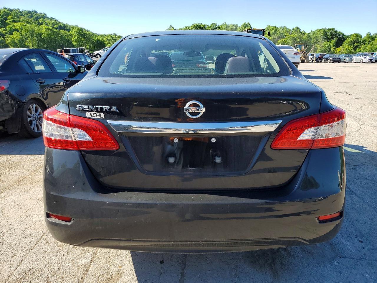 2015 Nissan Sentra S - Фото 6