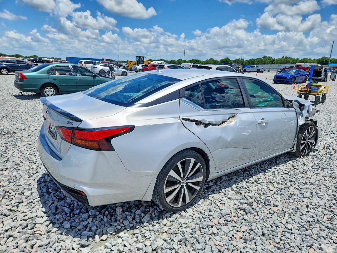 2020 Nissan Altima Sr - Фото 3