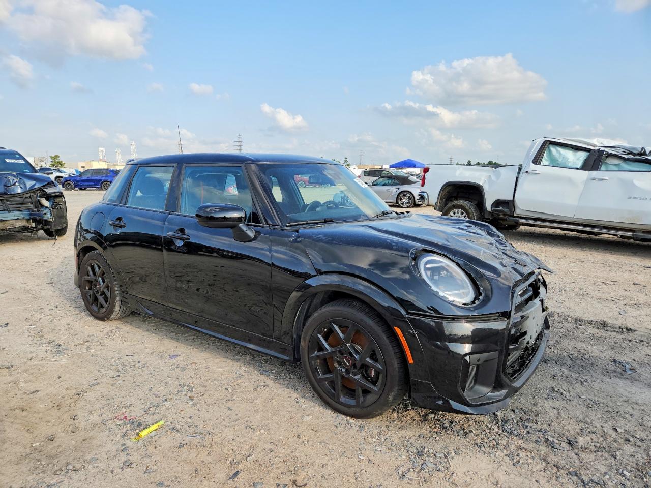 2025 Mini Cooper S - Фото 4