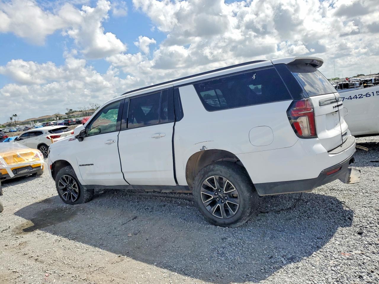 2021 Chevrolet Suburban K1500 Z71 - Image 2