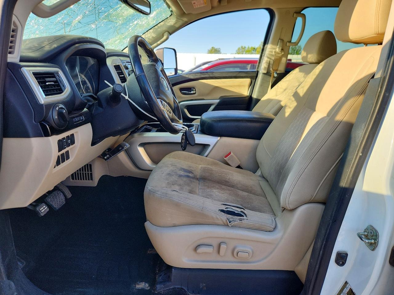 2018 Nissan Titan Sv - Image 7