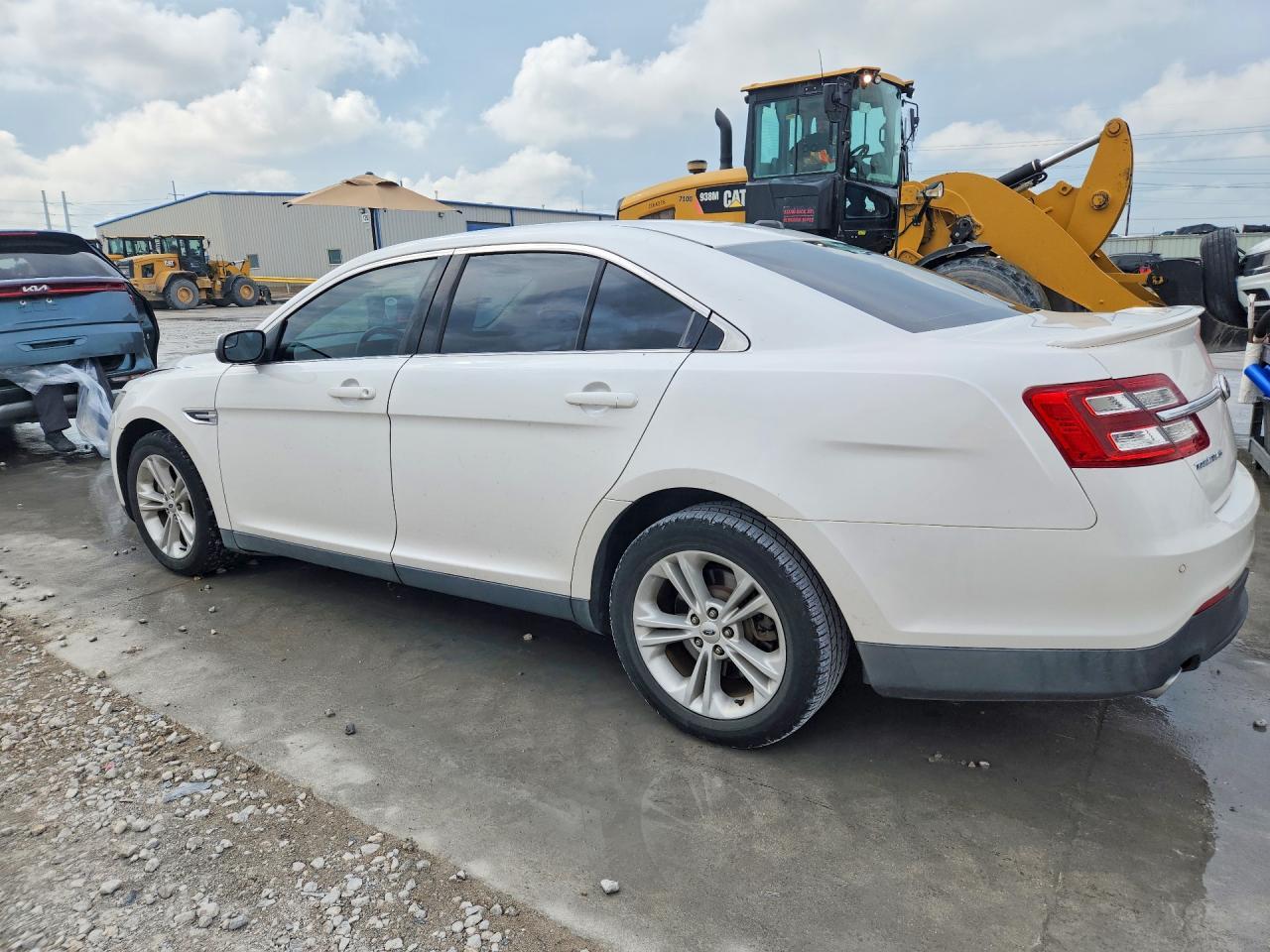 2013 Ford Taurus Sel - Фото 2