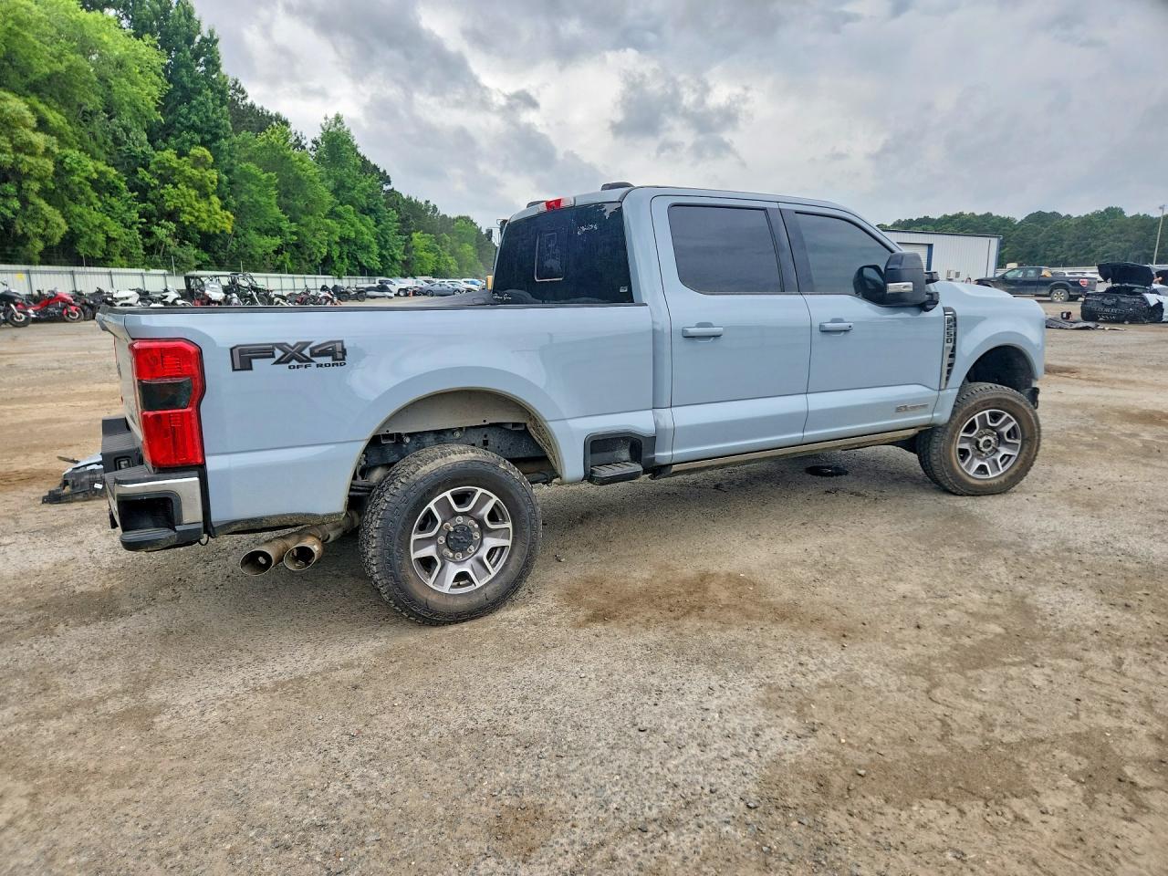 2024 Ford F250 Super Duty - Фото 3