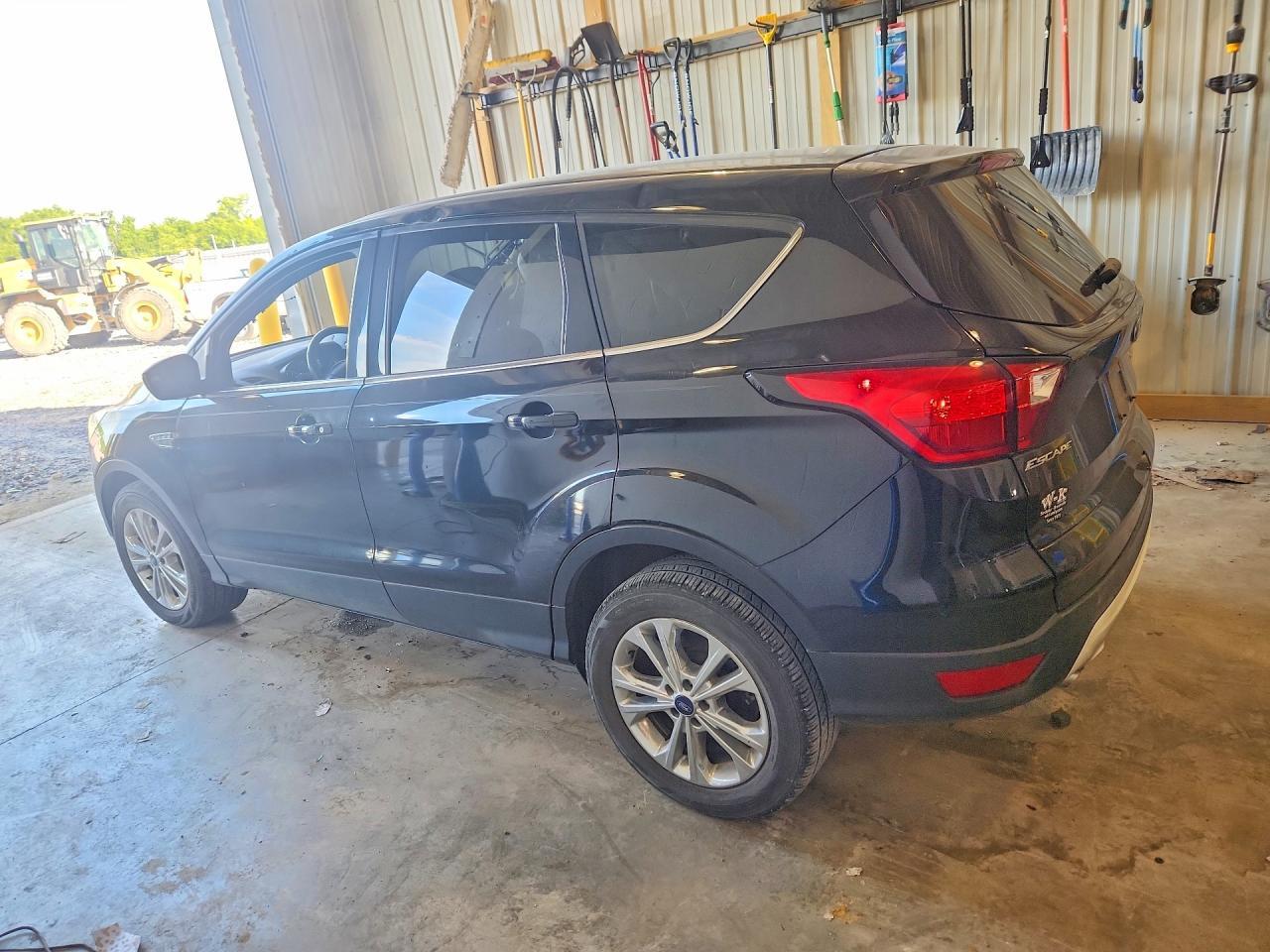 2019 Ford Escape Sel - Image 2