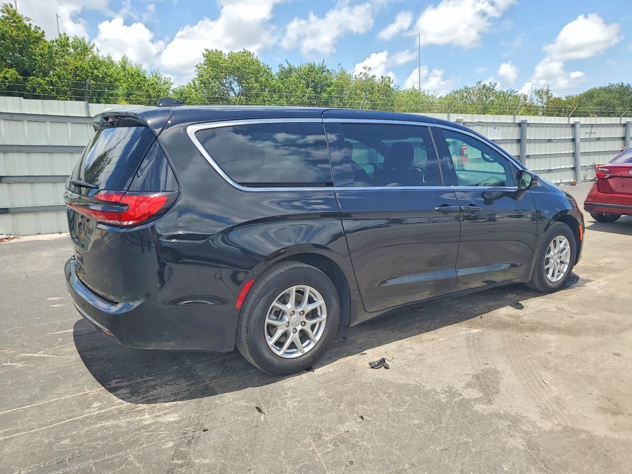 2025 Chrysler Pacifica Select - Фото 3