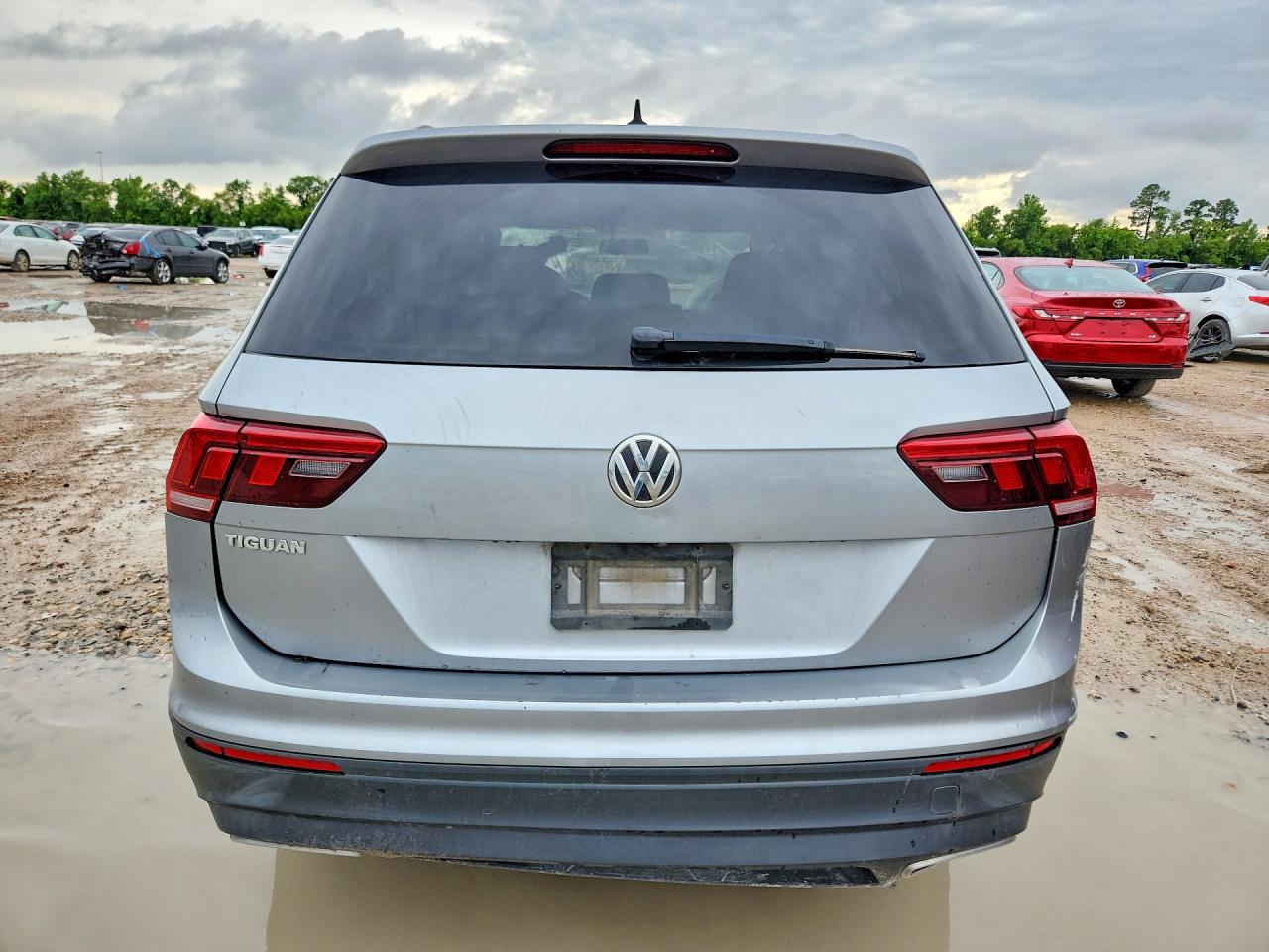 2020 Volkswagen Tiguan S - Фото 6