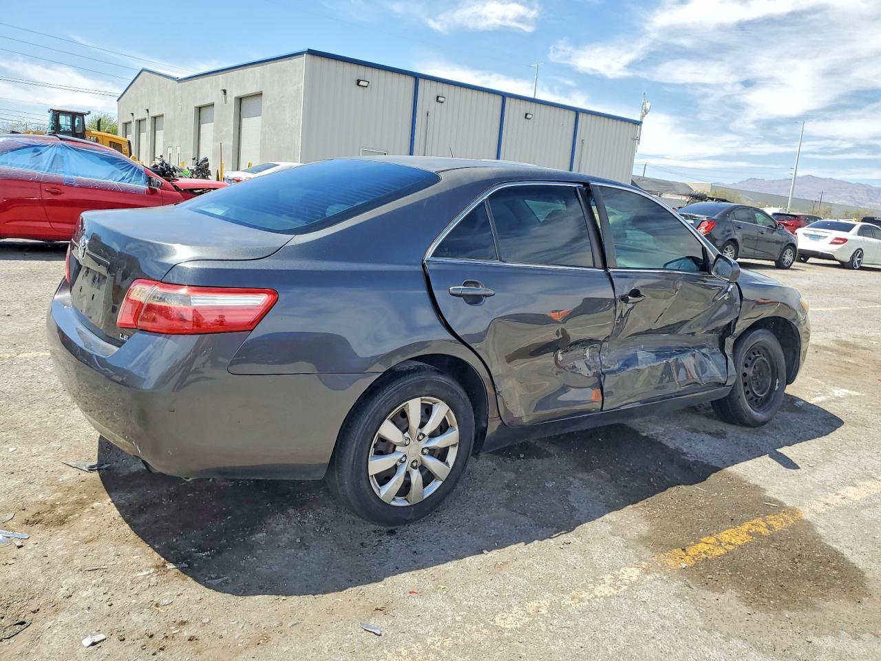 2008 Toyota Camry Le - Фото 3