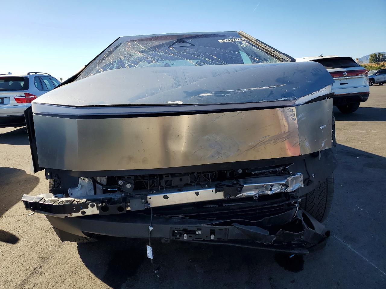 2025 Tesla Cybertruck - Фото 5