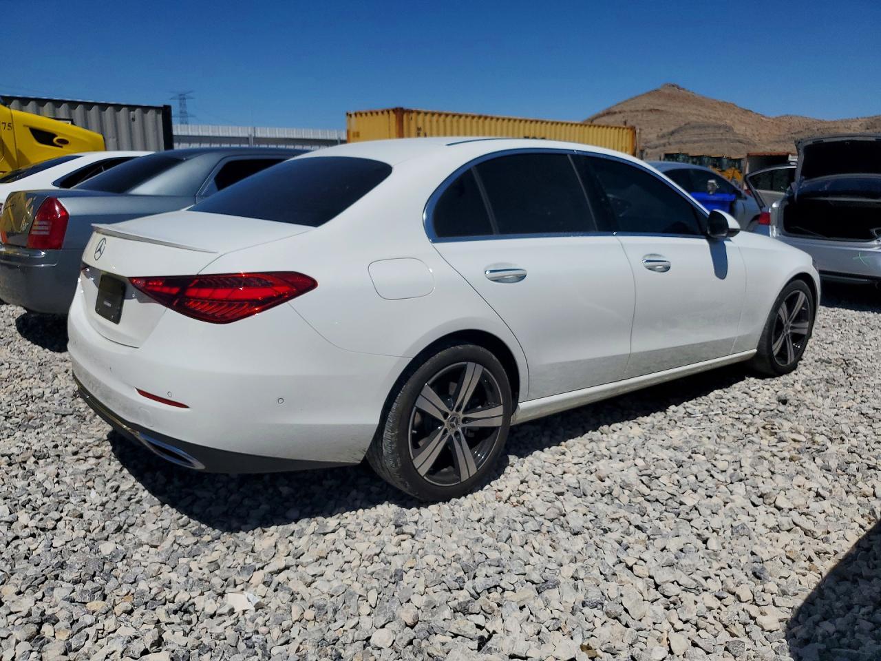 2025 Mercedes-Benz C 300 - Фото 3