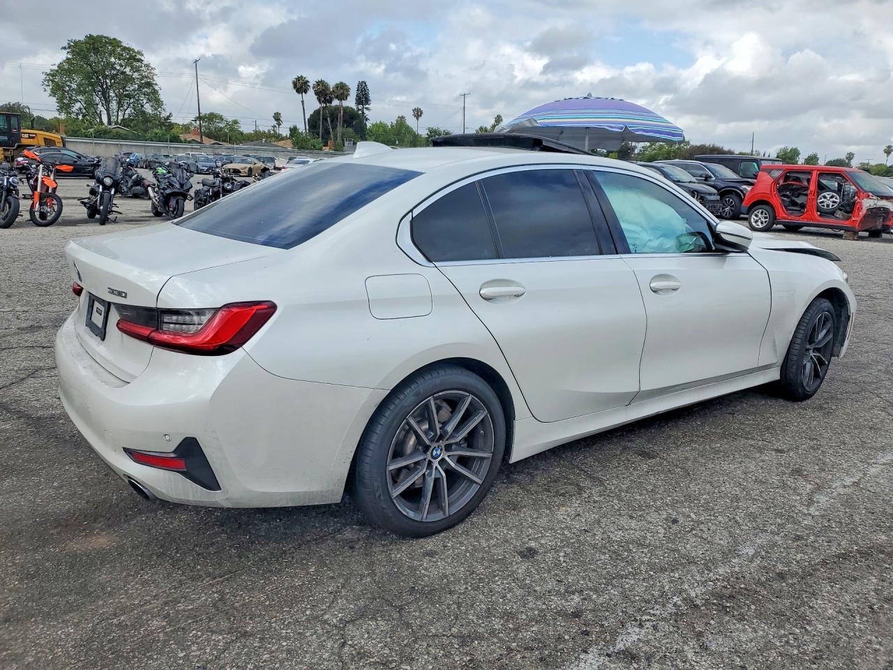 2021 BMW 330I - Фото 3