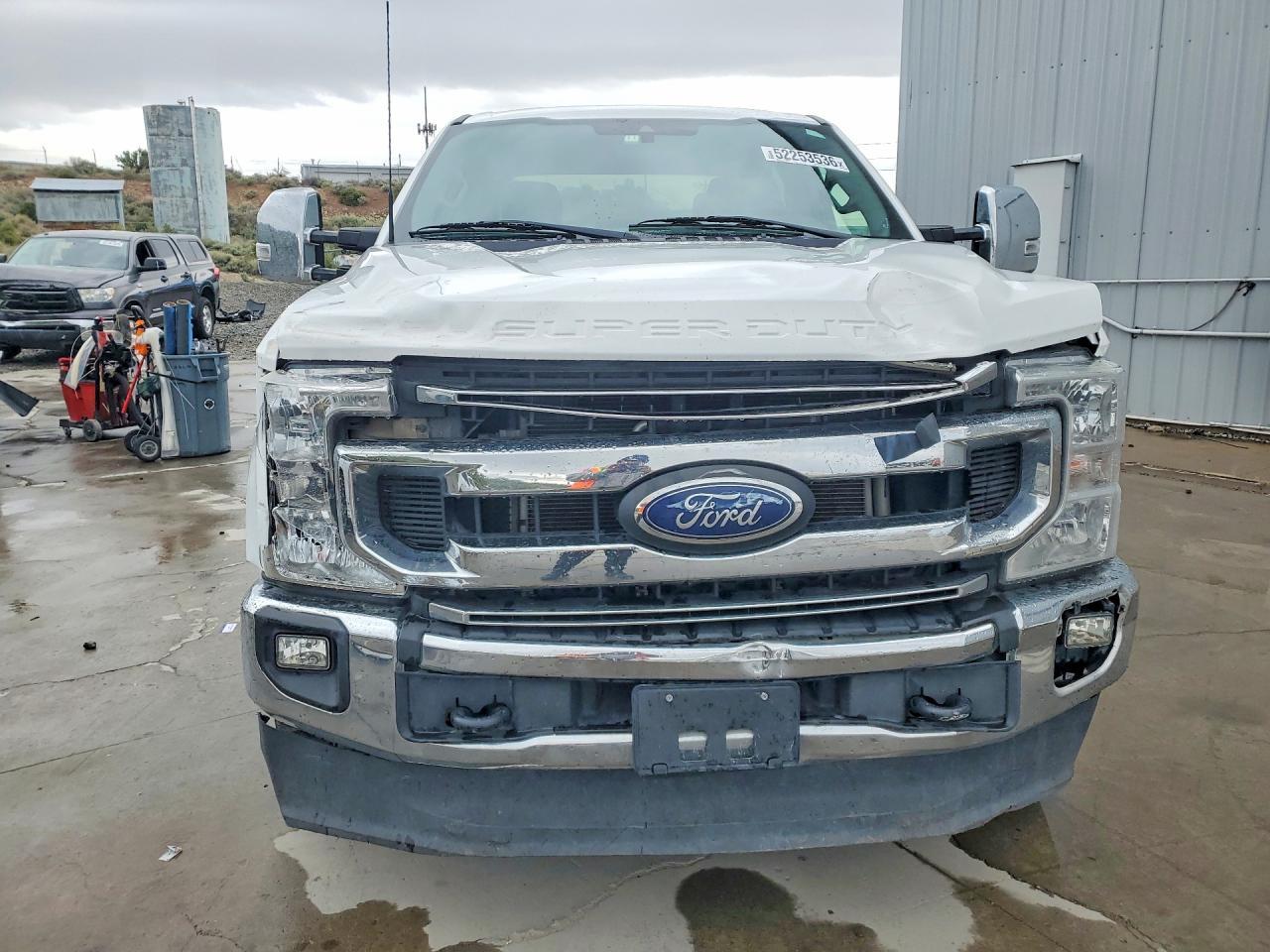 2022 Ford F350 Super Duty - Image 5