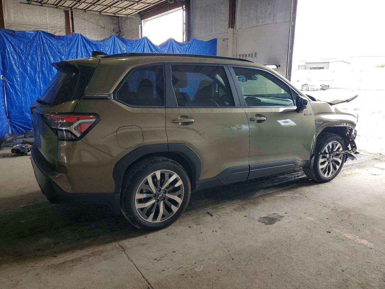 2025 Subaru Forester Touring - Фото 3
