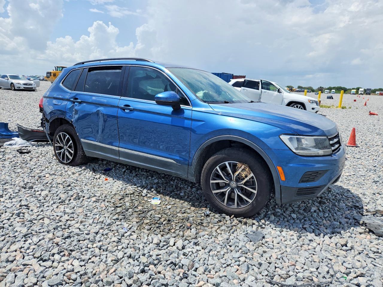 2020 Volkswagen Tiguan Se - Фото 4