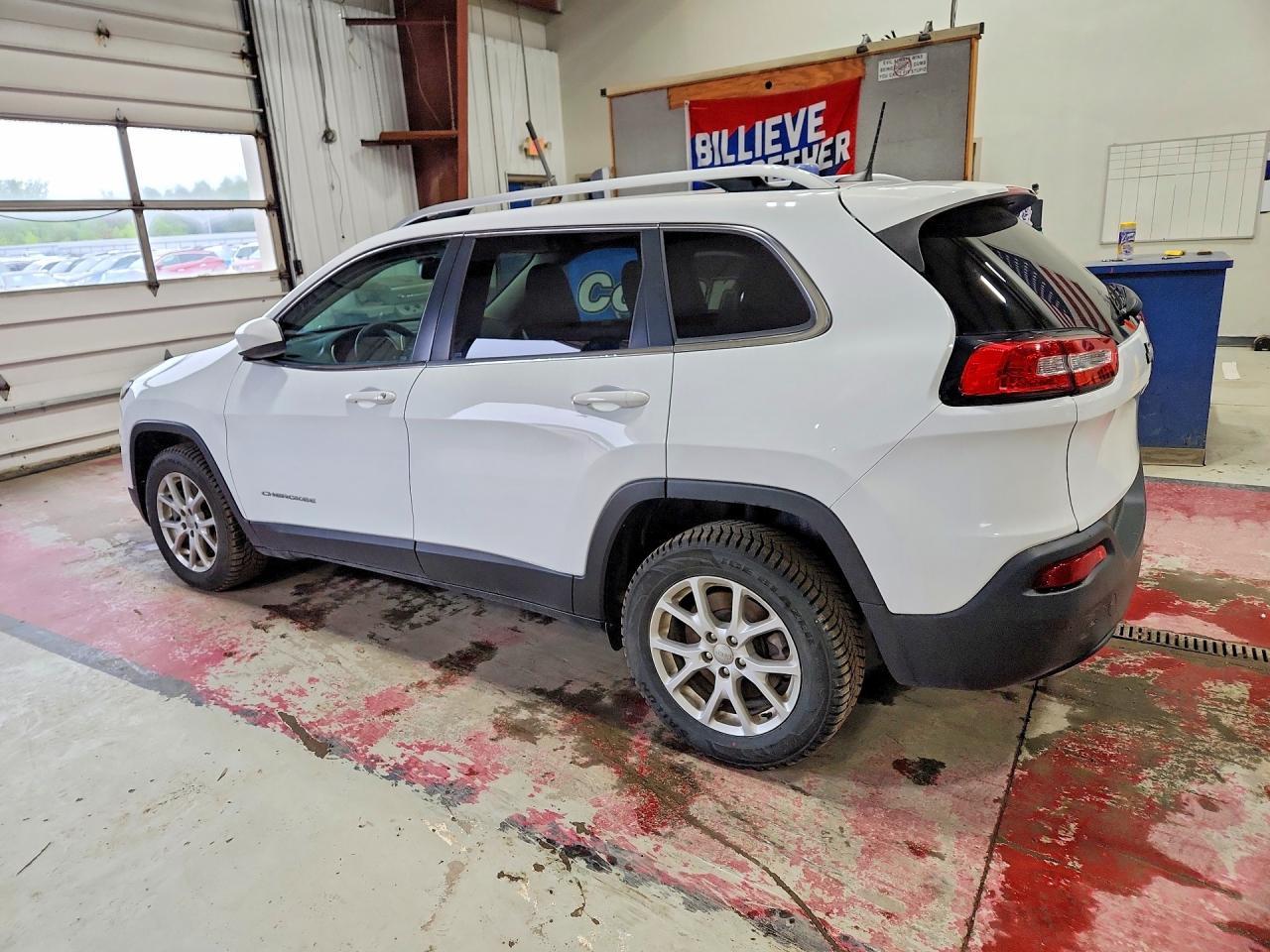 2017 Jeep Cherokee Latitude - Фото 2
