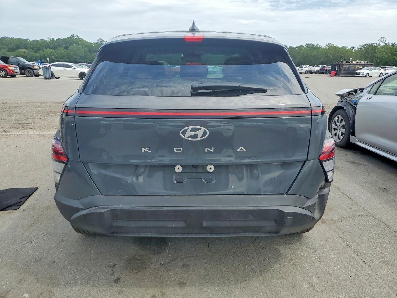 2025 Hyundai Kona Se - Image 6