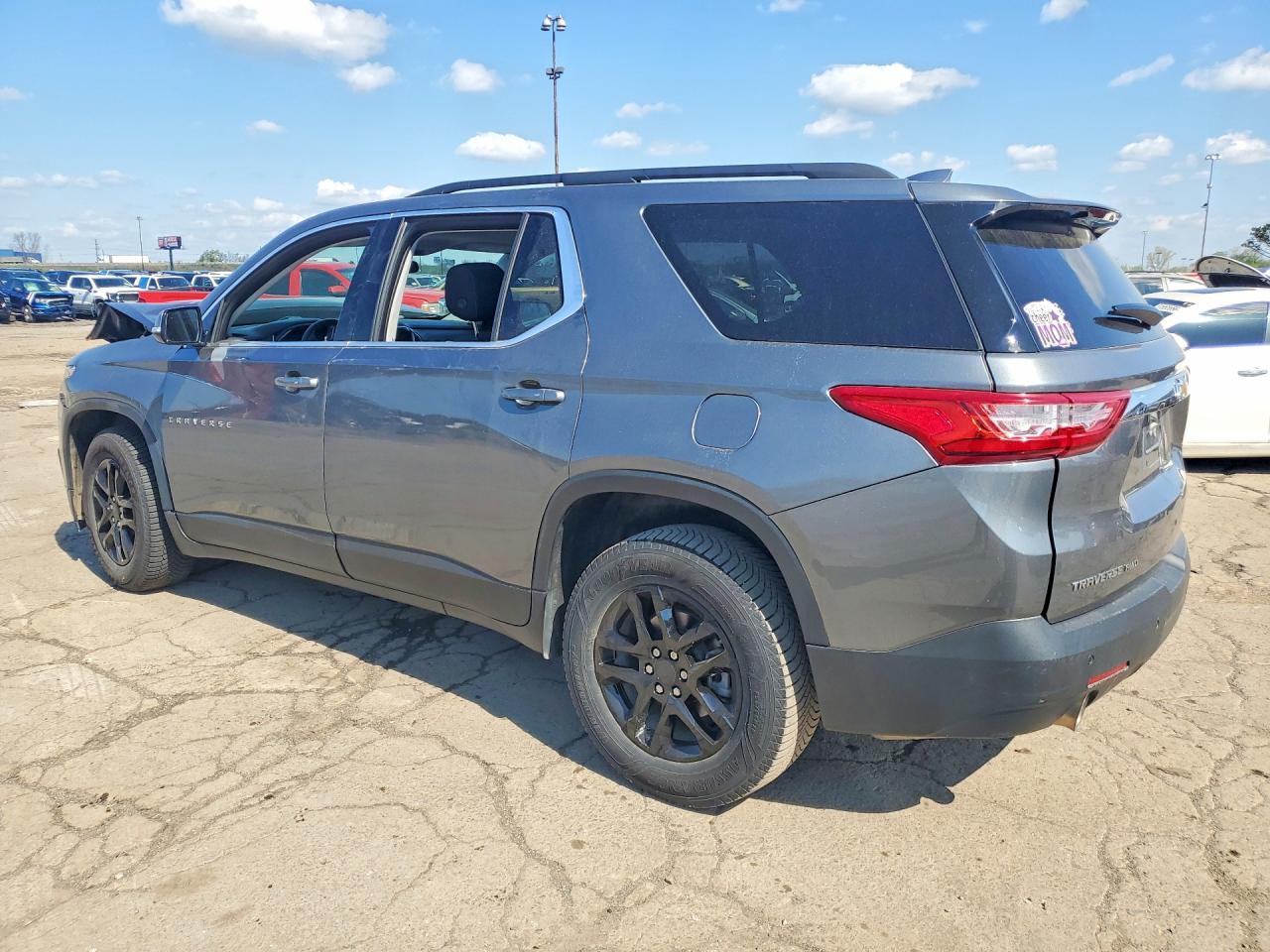 2020 Chevrolet Traverse Lt - Image 2