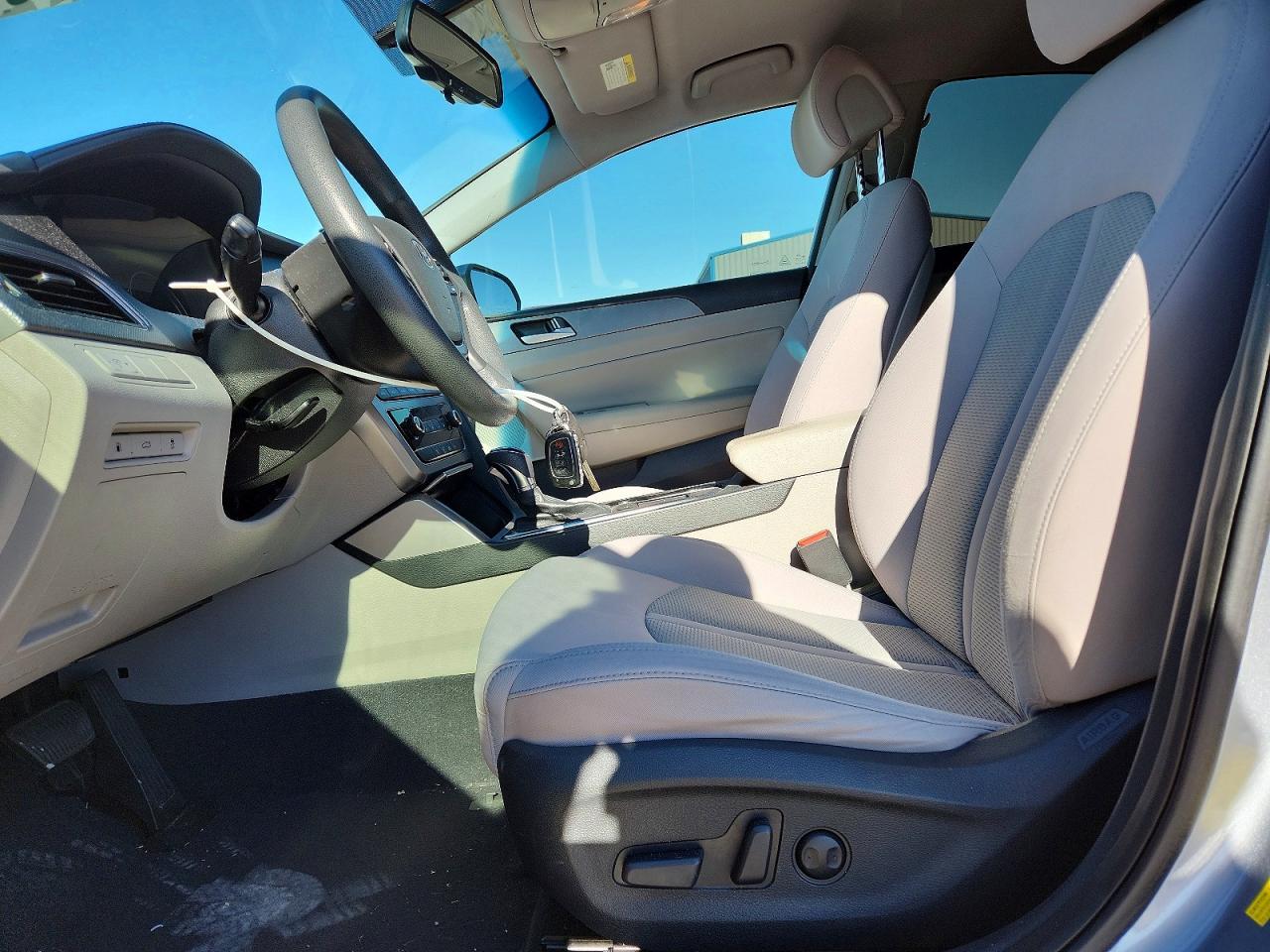 2016 Hyundai Sonata Eco - Image 7