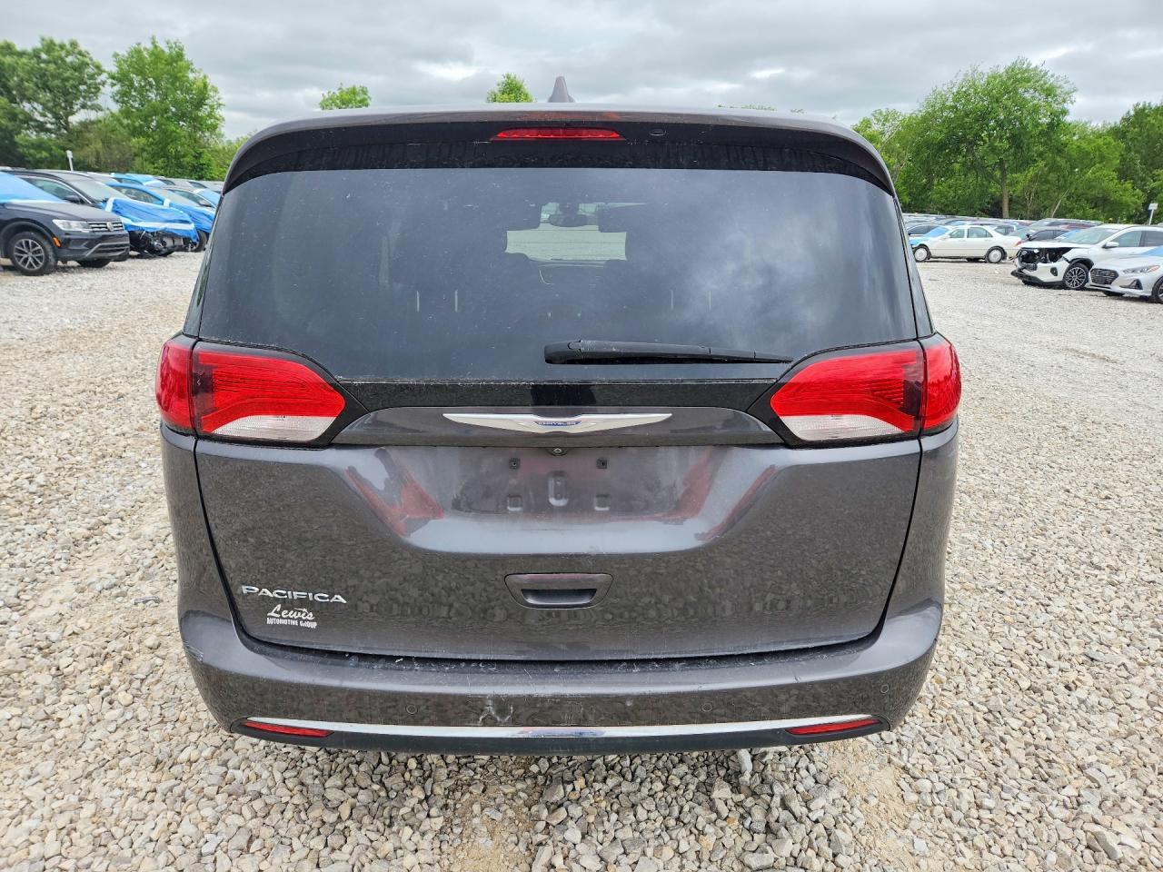 2018 Chrysler Pacifica Touring Plus - Image 6