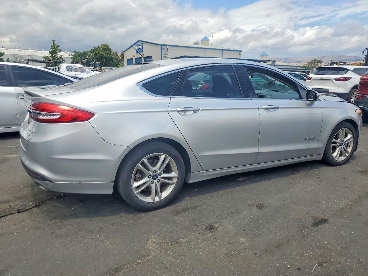 2017 Ford Fusion Titanium Hev - Фото 3