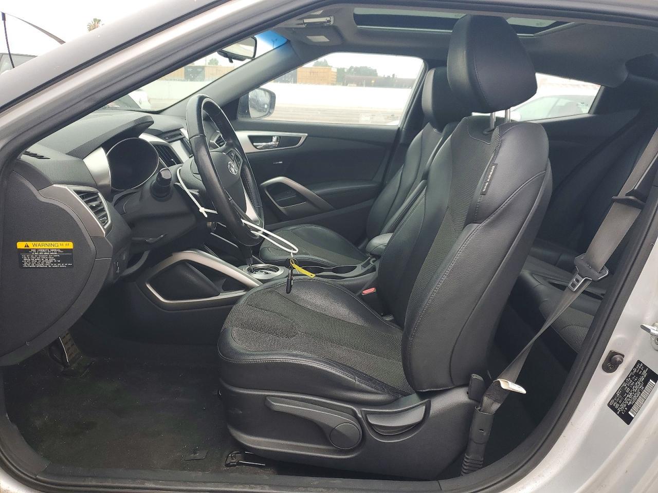 2012 Hyundai Veloster Base - Фото 7