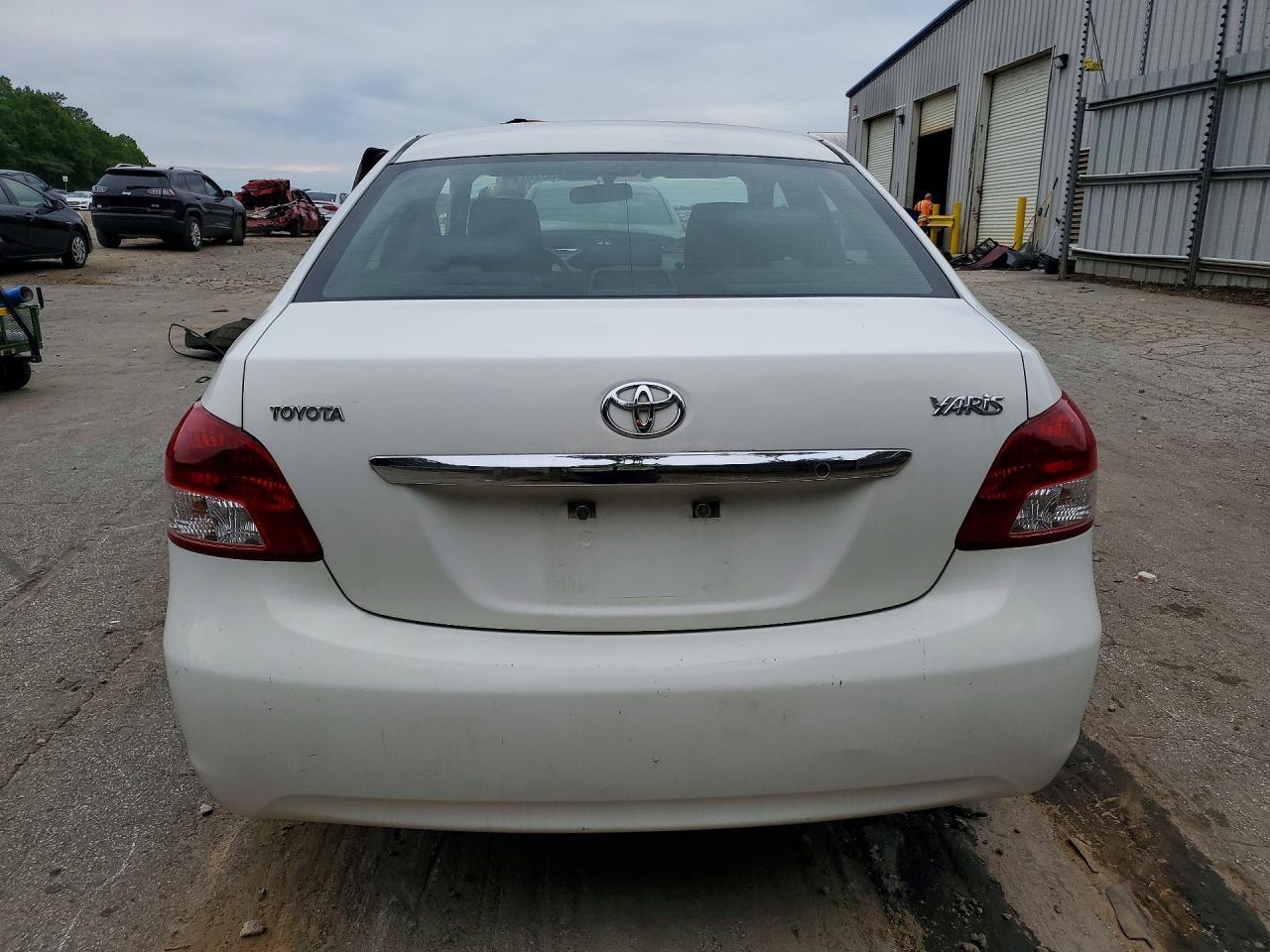 2010 Toyota Yaris Base - Фото 6