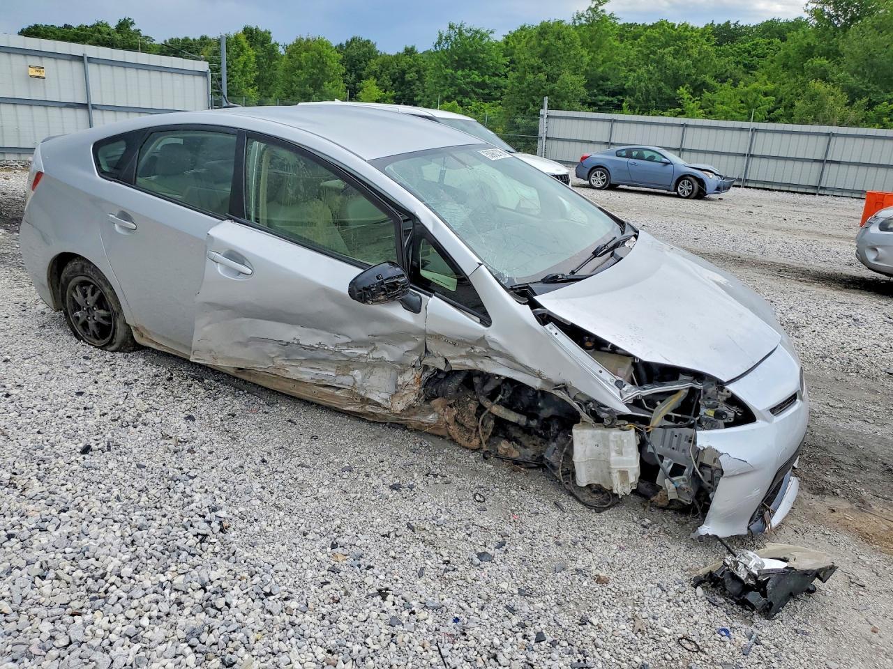 2013 Toyota Prius Four - Image 4