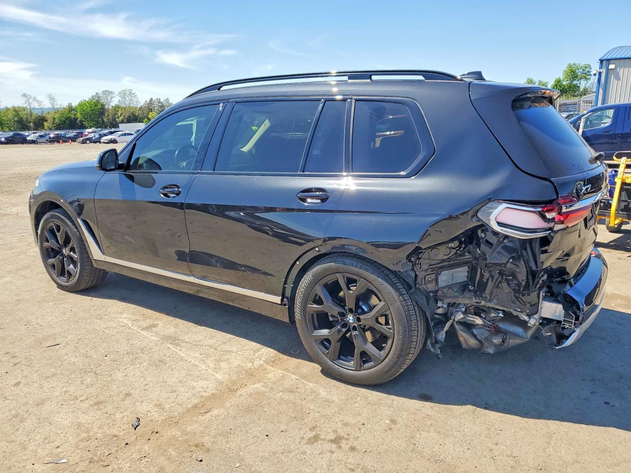 2021 BMW X7 xDrive40I - Фото 2