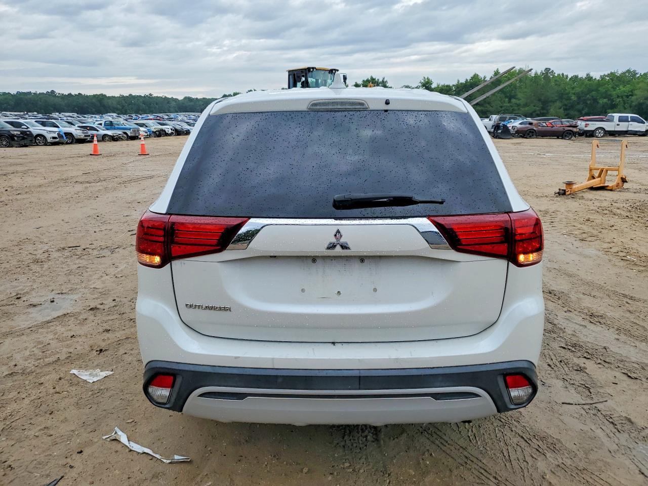 2020 Mitsubishi Outlander Se - Image 6