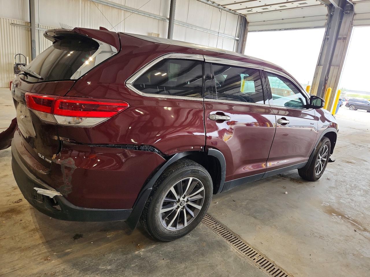 2019 Toyota Highlander Xle - Фото 3