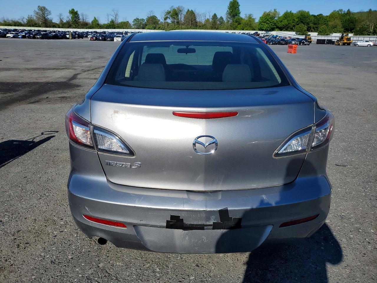 2012 Mazda 3 I - Image 6