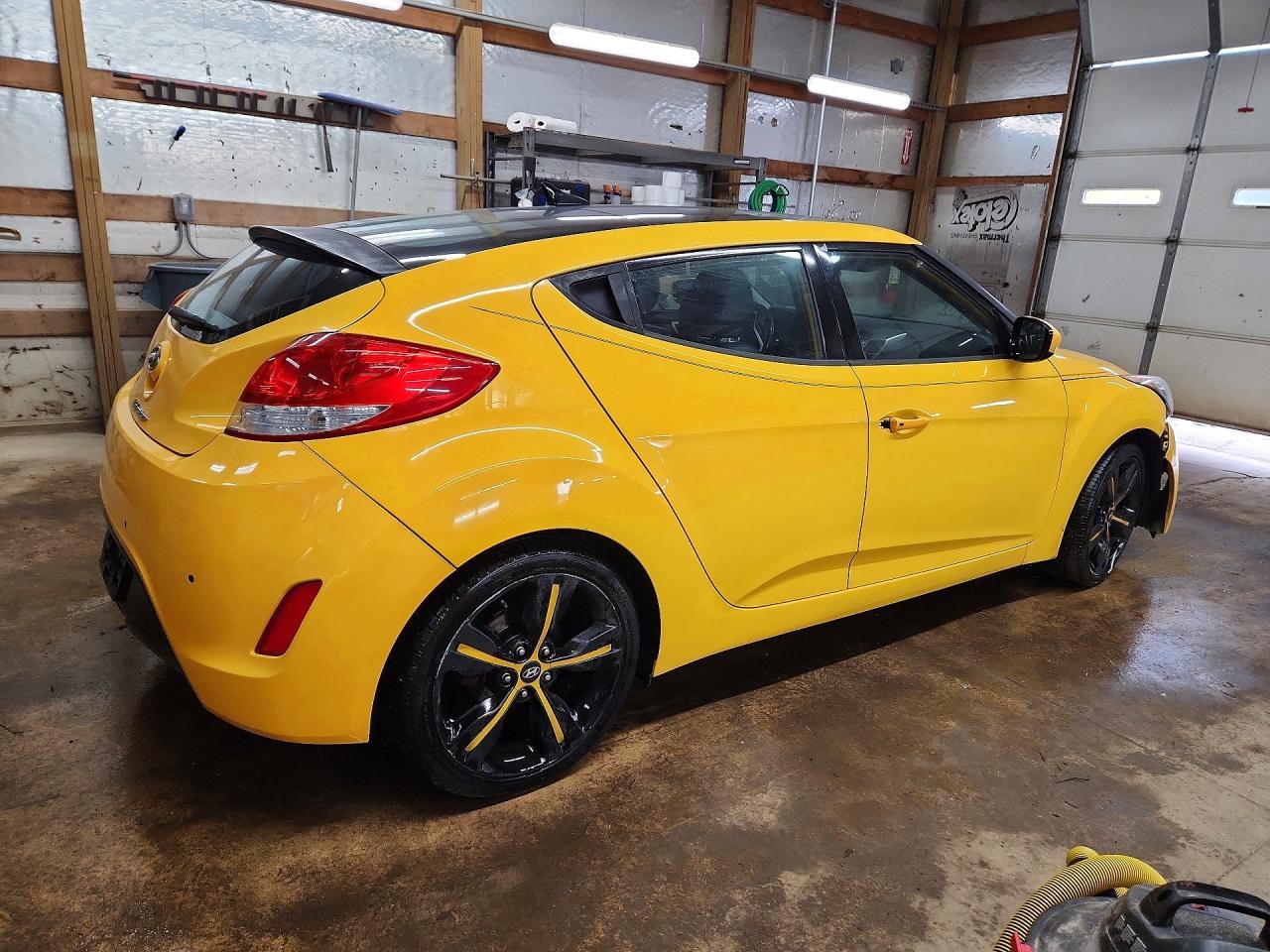 2014 Hyundai Veloster Base - Фото 3