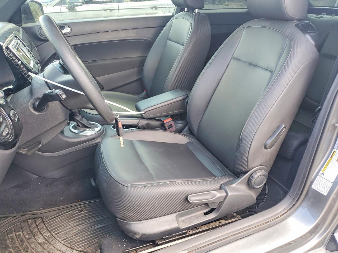 2017 Volkswagen Beetle 1.8T - Image 7