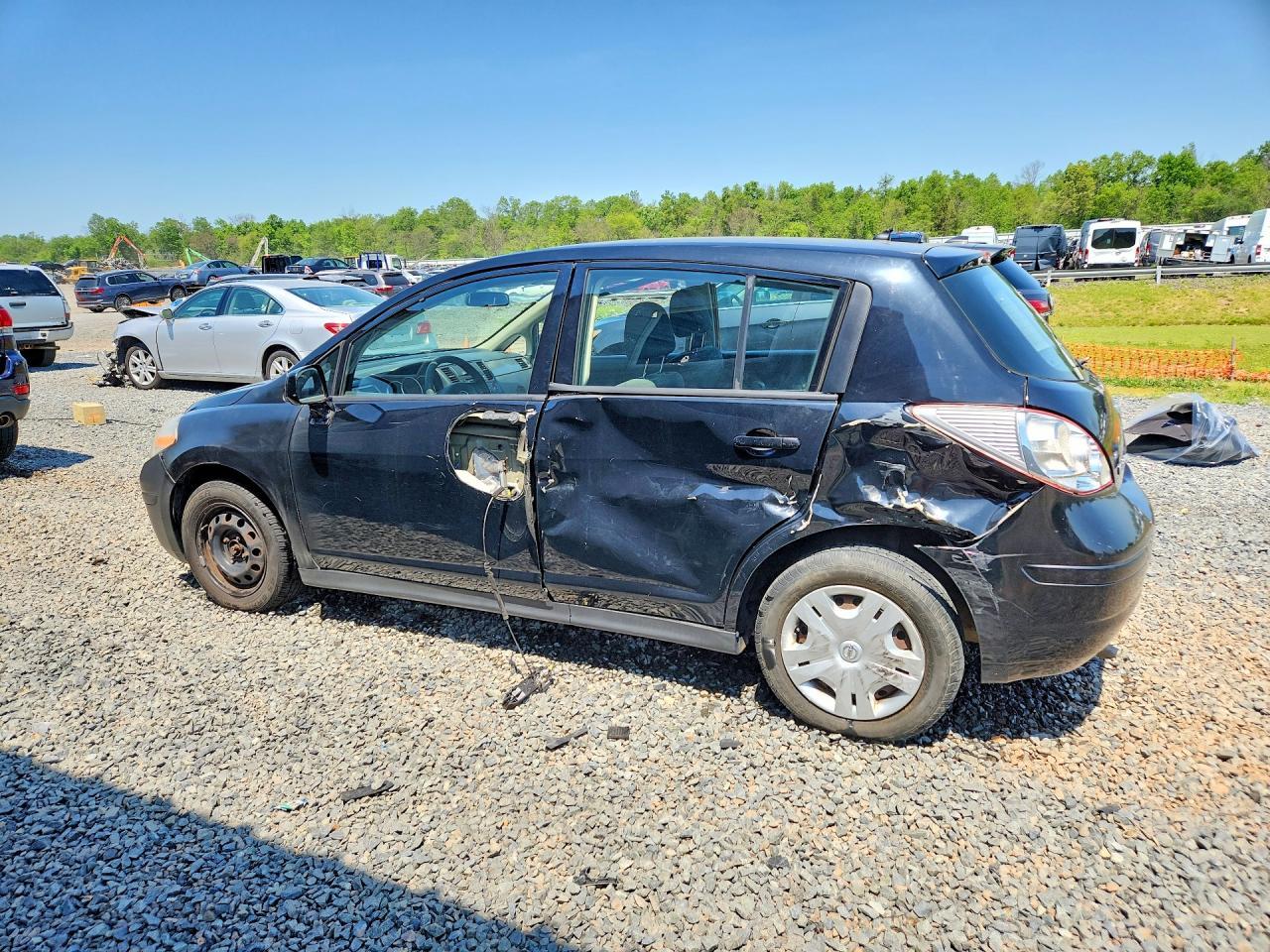 2011 Nissan Versa 1.8 S - Фото 2