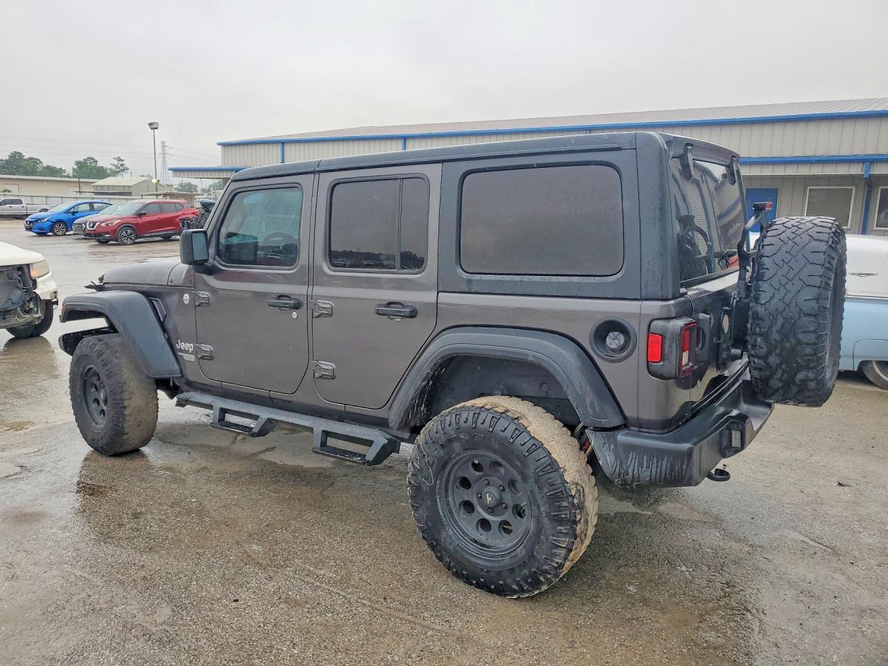 2020 Jeep Wrangler Unlimited Sport - Фото 2