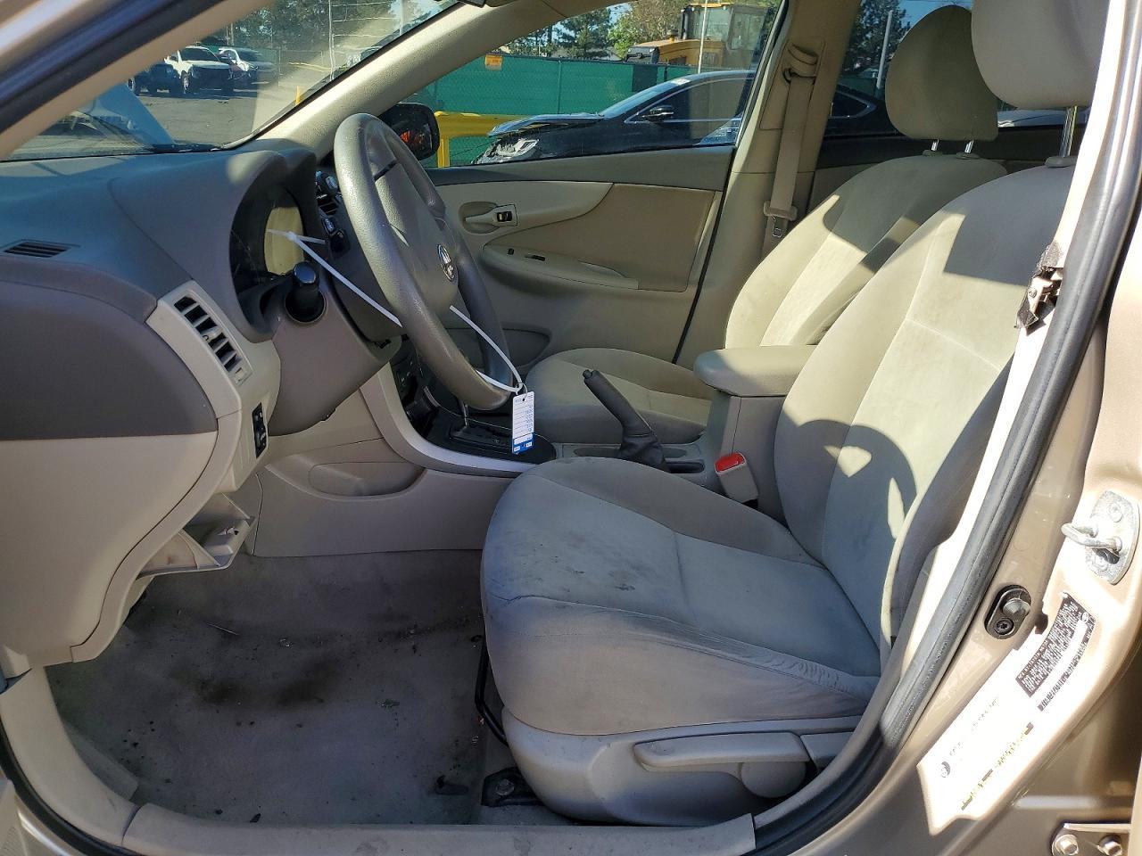 2009 Toyota Corolla Le - Image 7