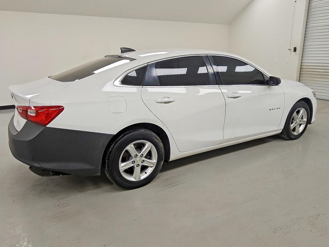 2019 Chevrolet Malibu Ls - Фото 3