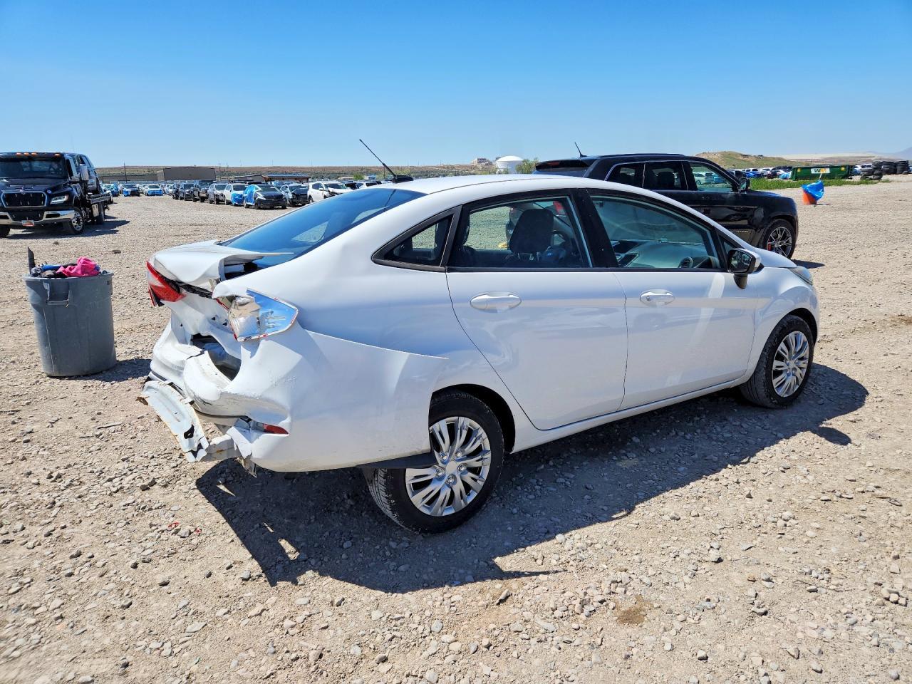 2014 Ford Fiesta S - Фото 3