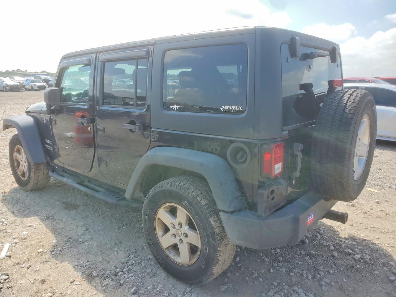 2016 Jeep Wrangler Unlimited Sport - Image 2