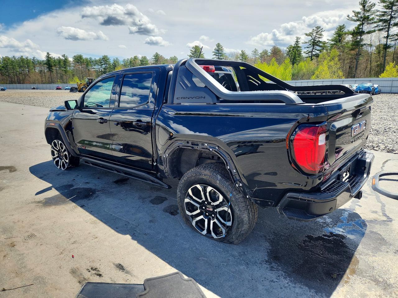 2025 GMC Canyon At4 - Фото 2