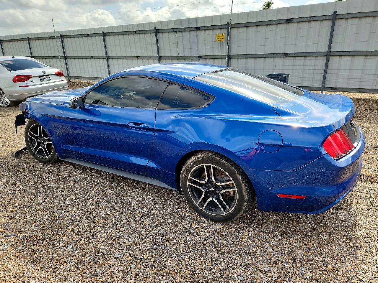 2017 Ford Mustang - Фото 2