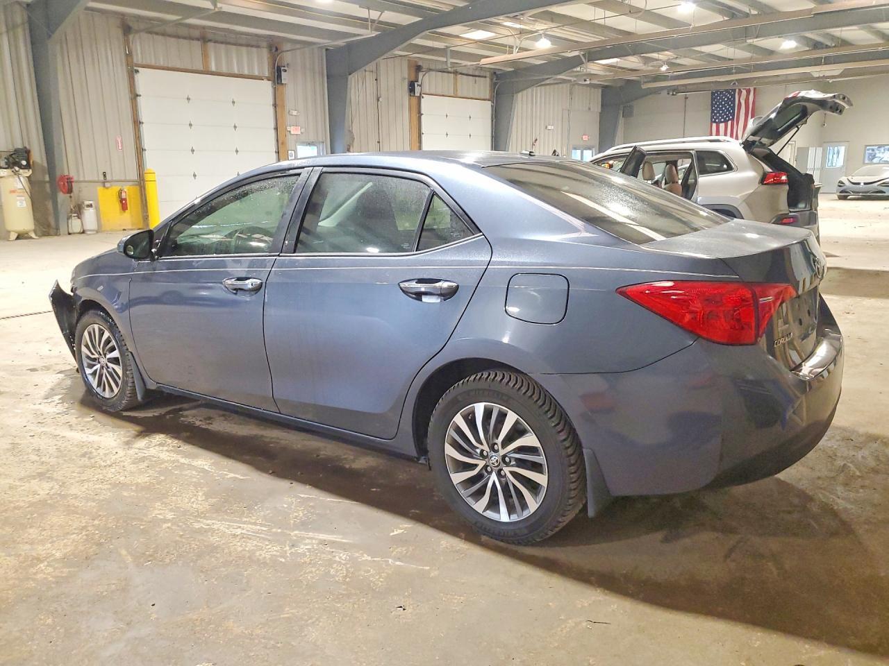 2018 Toyota Corolla Xle - Image 2