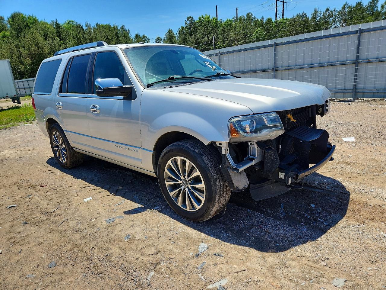 2015 Lincoln Navigator - Image 4